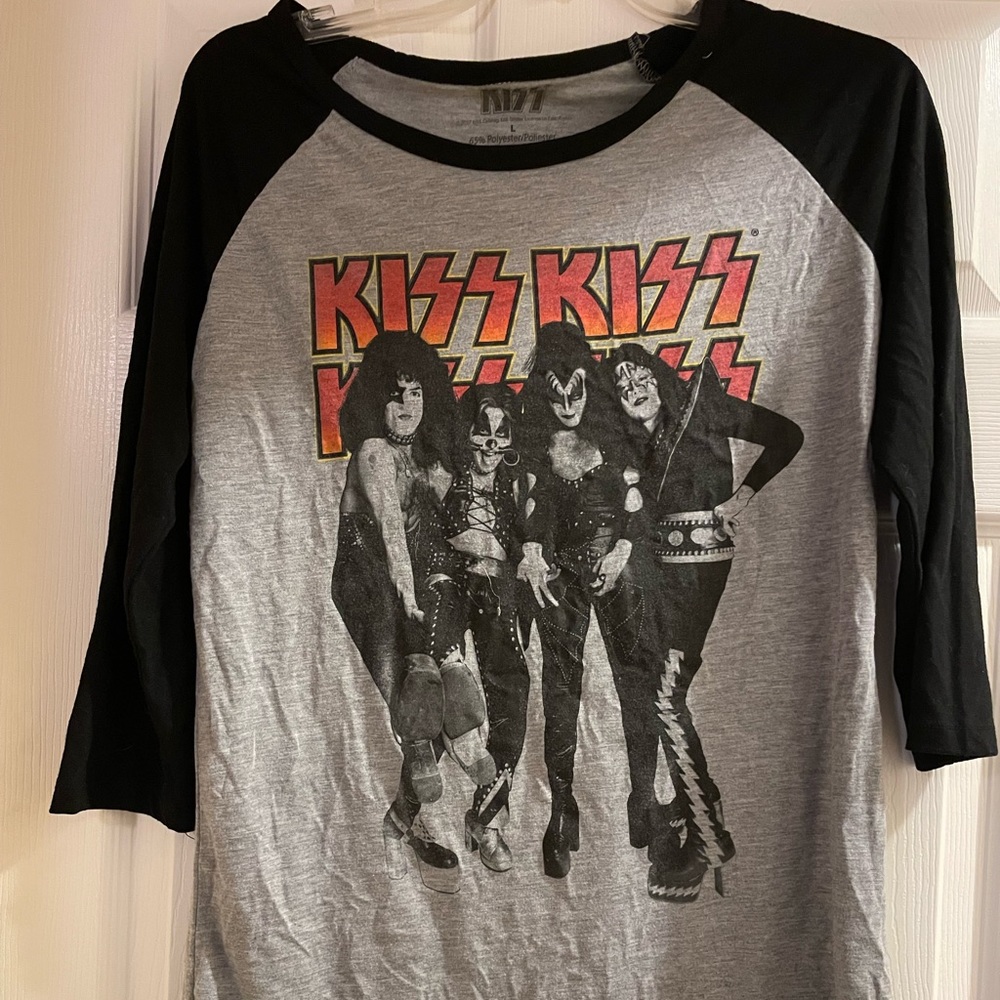 KISS tshirt 3/4 length sleeve. Fits like a medium